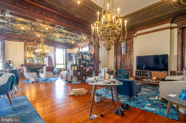 $4,750,000 | 2201 Green Street, Philadelphia, PA 19130