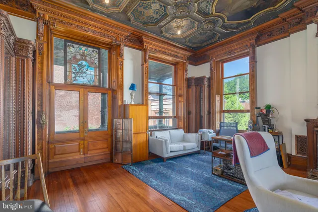 $4,750,000 | 2201 Green Street, Philadelphia, PA 19130