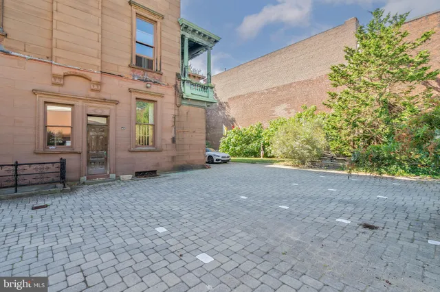 $4,750,000 | 2201 Green Street, Philadelphia, PA 19130