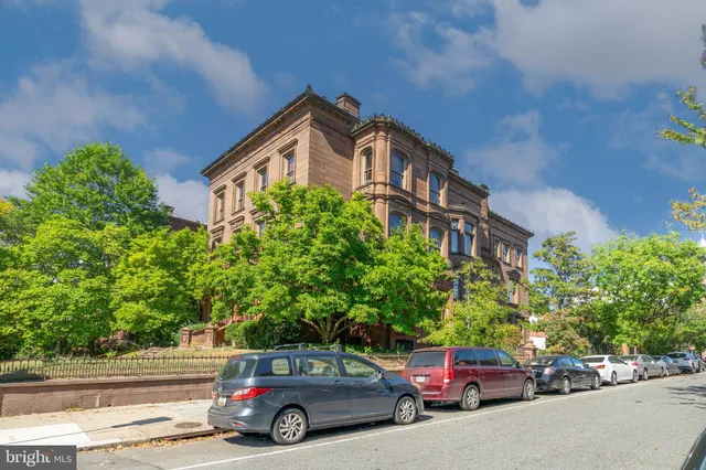 $4,750,000 | 2201 Green Street, Philadelphia, PA 19130