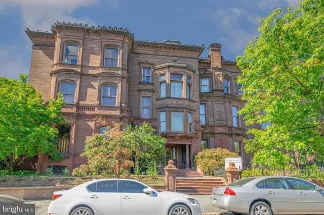 $4,750,000 | 2201 Green Street, Philadelphia, PA 19130