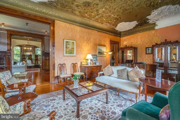 $4,750,000 | 2201 Green Street, Philadelphia, PA 19130