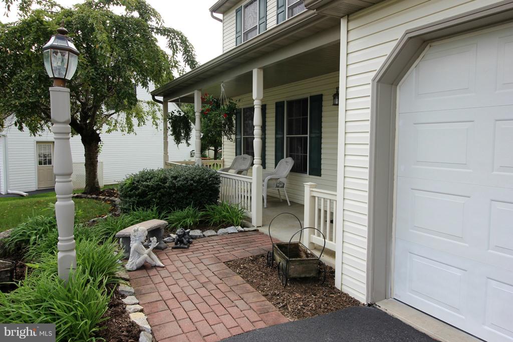 352 Balmer Road Lititz, PA 17543 - Photo 4 of 54