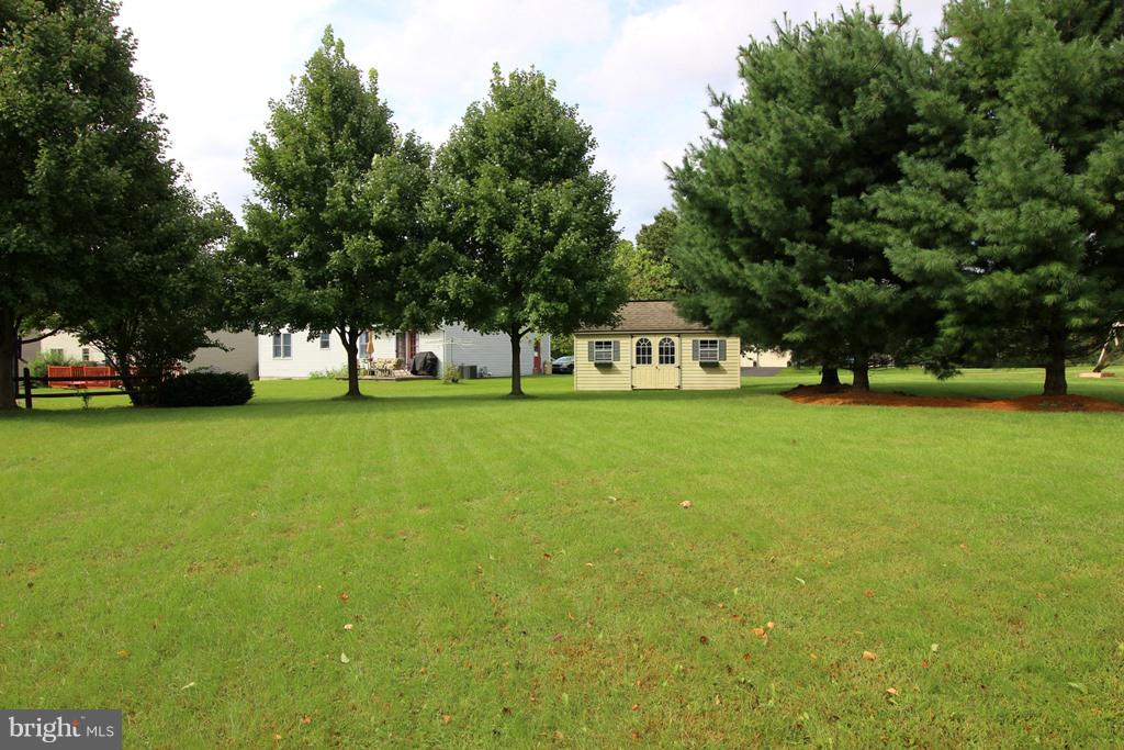 352 Balmer Road Lititz, PA 17543 - Photo 5 of 54