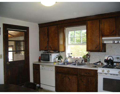 63 Dudley Road Townsend, MA 01469 - Photo 5 of 12 Gallery Image 5