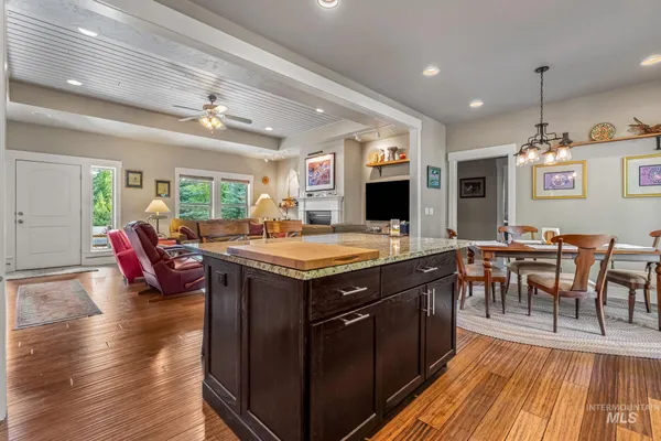 $798,900 | 22 Windsong Way, Donnelly, ID 83615