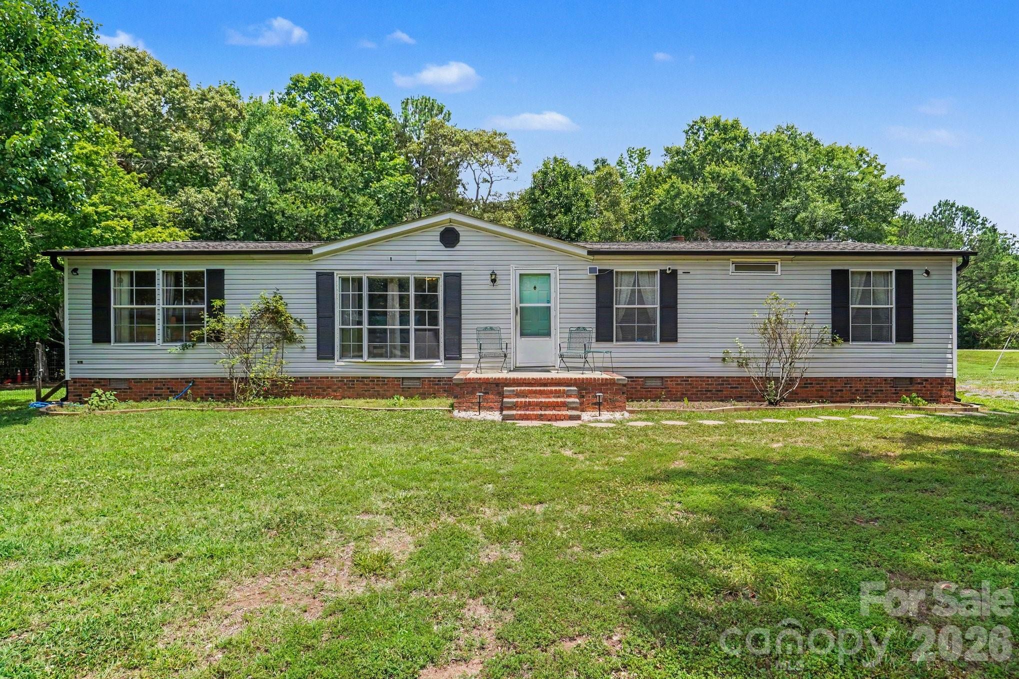 4665 Blade Run Road Edgemoor, SC 29712 - Photo 2 of 27