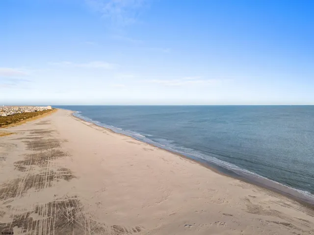 a car parked in front of a building