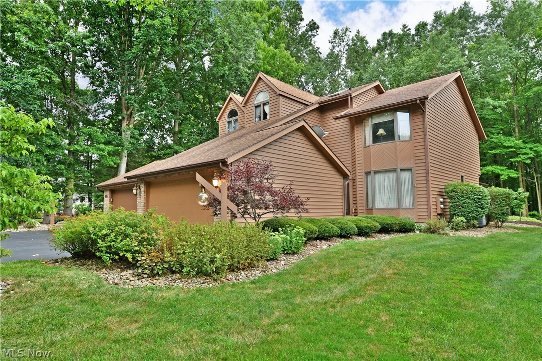 9154 Inverrary Warren, OH 44484 - Photo 2 of 35 Gallery Image 2