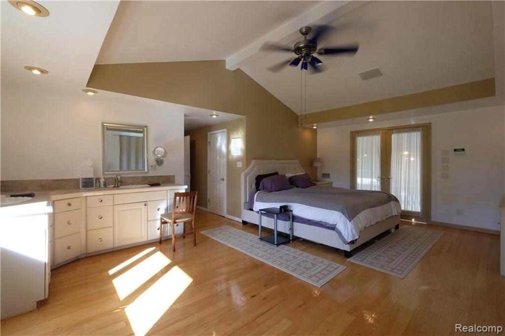 693 John R Road Rochester Hills, MI 48307 - Photo 21 of 36