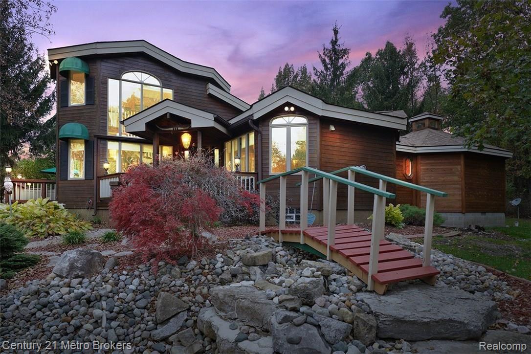 10065 Center Road Fenton, MI 48430 - Photo 73 of 77 twilight1.JPG