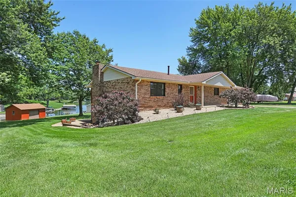 $530,000 | 685 Monaco Drive, Edwardsville, IL 62025