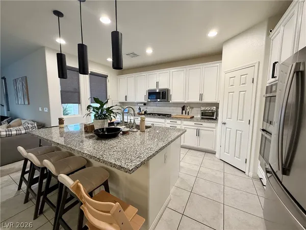 $2,560 | 10128 Ocher Valley Avenue, Las Vegas, NV 89178