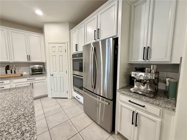 $2,560 | 10128 Ocher Valley Avenue, Las Vegas, NV 89178