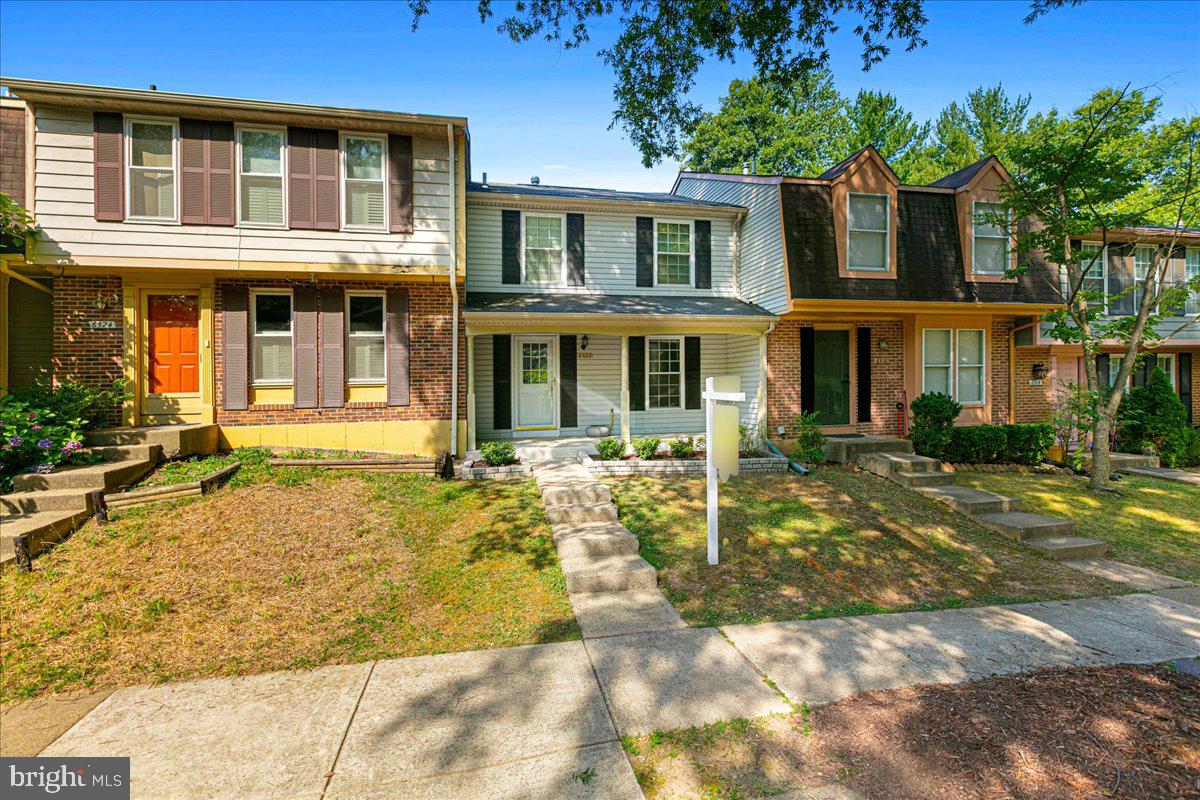 6522 Alexis Lane Springfield, VA 22152 - Photo 13 of 46 Wider shot of front yard