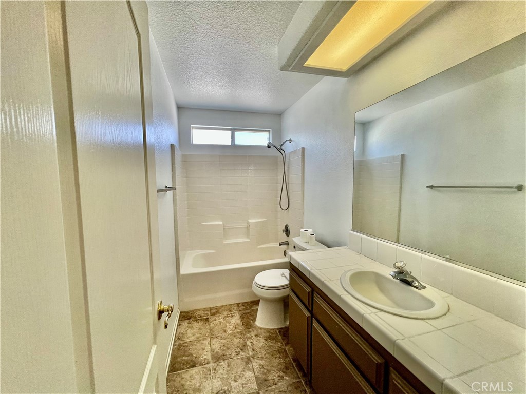 14355 Bochee Road Apple Valley, CA 92307 - Photo 22 of 40