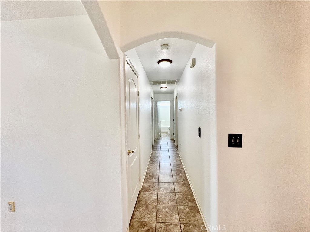 14355 Bochee Road Apple Valley, CA 92307 - Photo 3 of 40