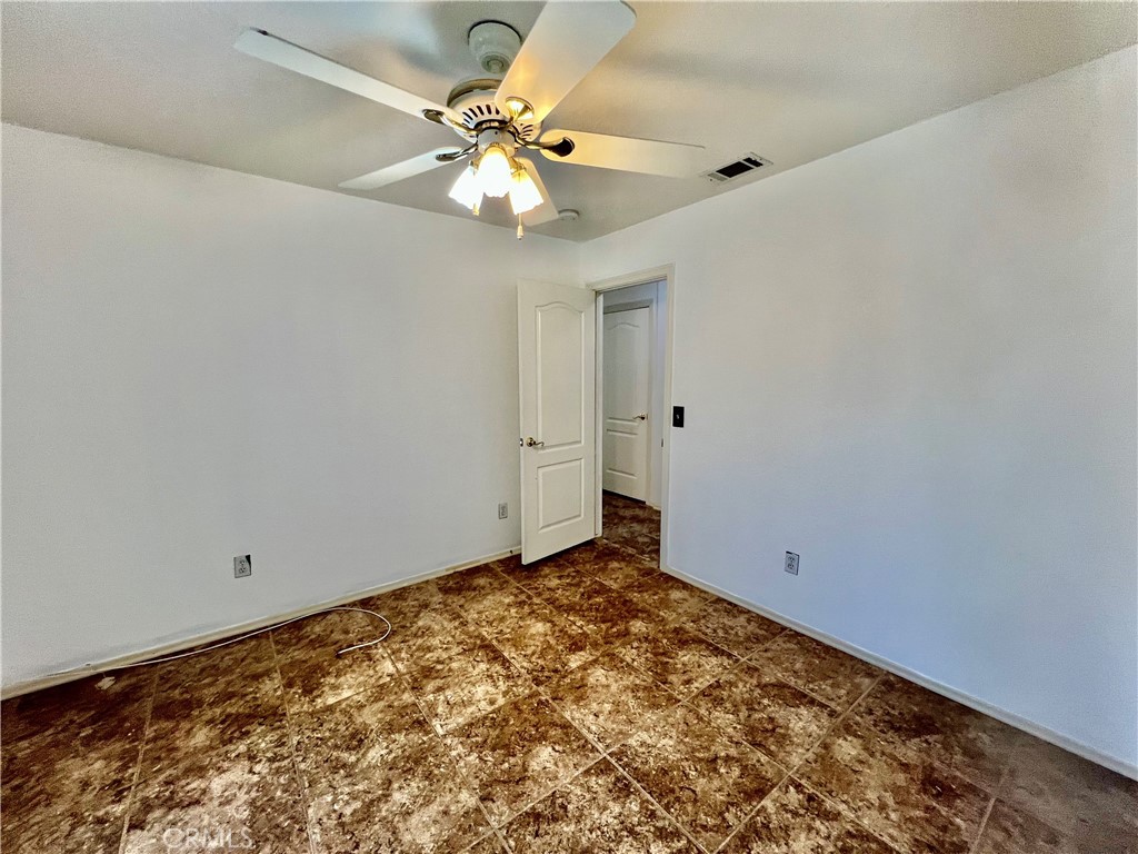 14355 Bochee Road Apple Valley, CA 92307 - Photo 8 of 40