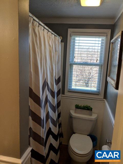 760 Tryme Road Reva, VA 22735 - Photo 11 of 30 Bathroom