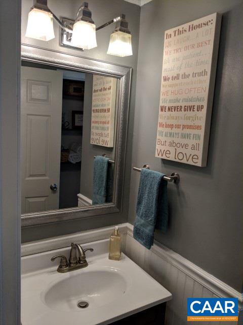760 Tryme Road Reva, VA 22735 - Photo 10 of 30 Bathroom