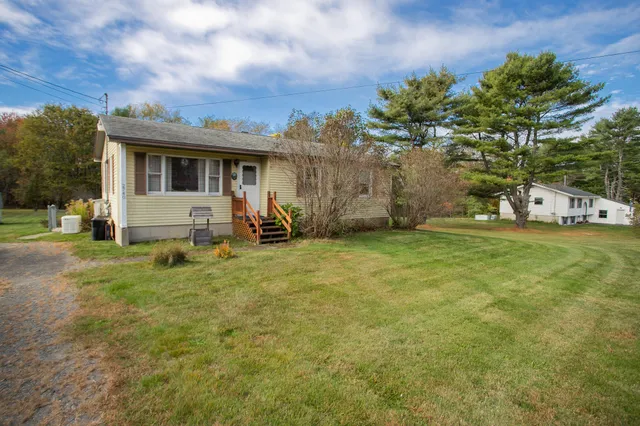 $289,000 | 2740 Ohio Street, Glenburn, ME 04401