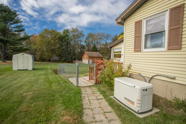 $289,000 | 2740 Ohio Street, Glenburn, ME 04401