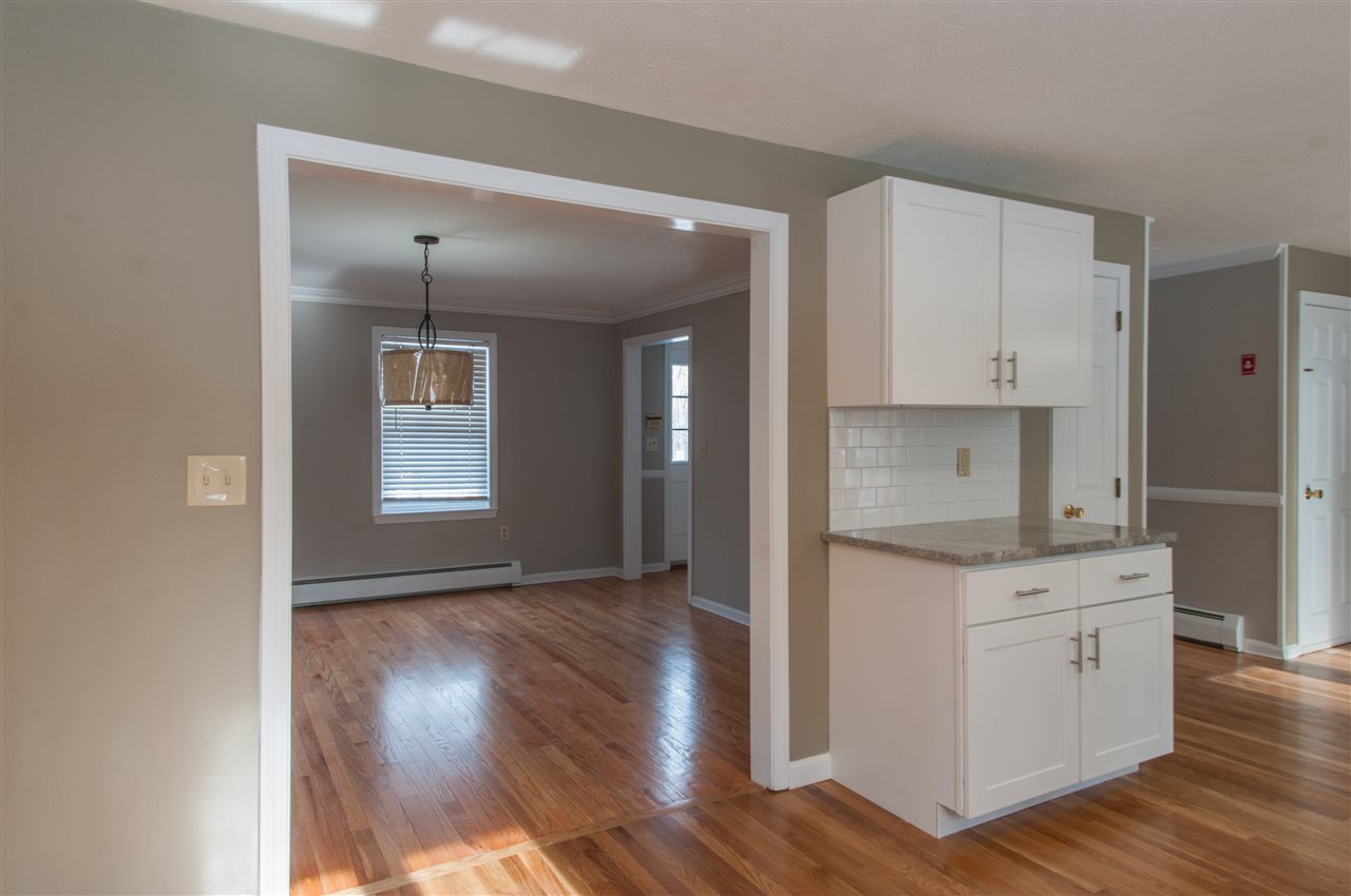 8 Hope Hill Road Derry, NH 03038 - Photo 12 of 32