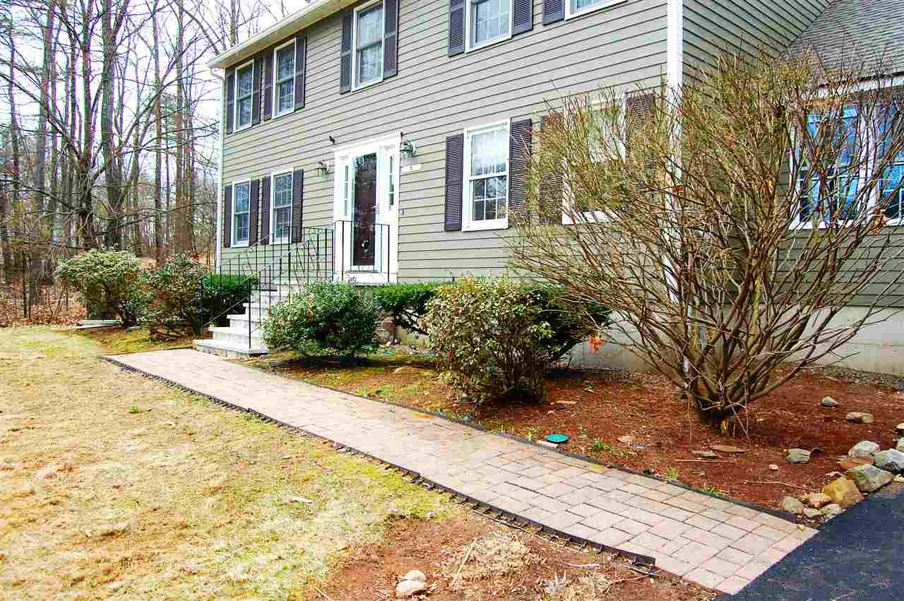 8 Hope Hill Road Derry, NH 03038 - Photo 3 of 32