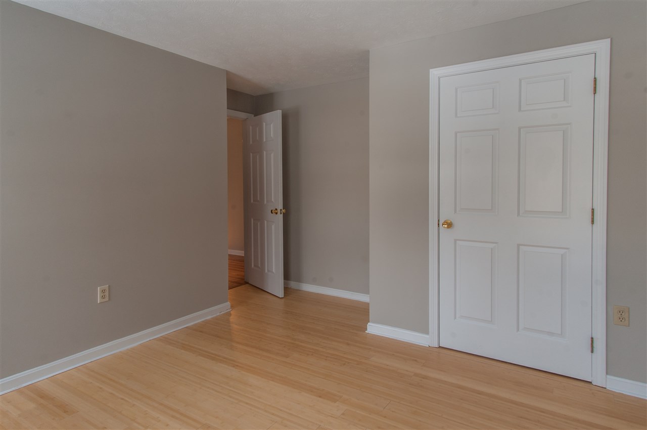 8 Hope Hill Road Derry, NH 03038 - Photo 22 of 32