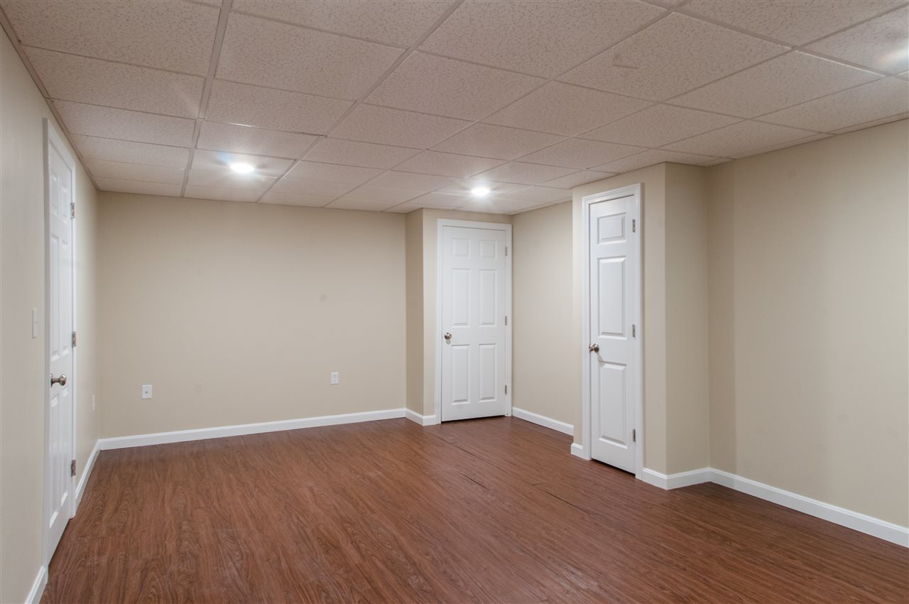 8 Hope Hill Road Derry, NH 03038 - Photo 29 of 32