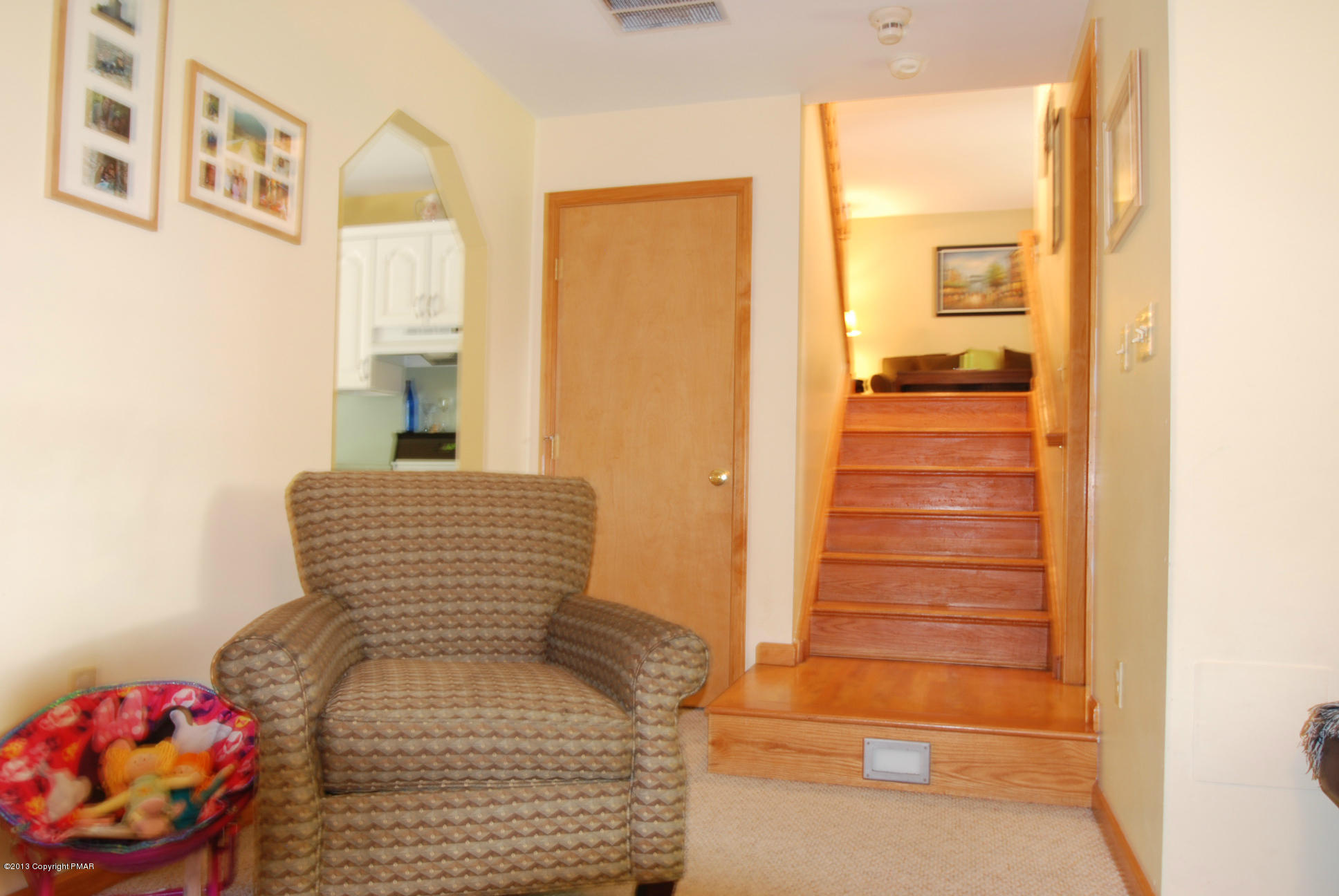 319 Edgemont Road Stroudsburg, PA 18360 - Photo 17 of 26 Family Room