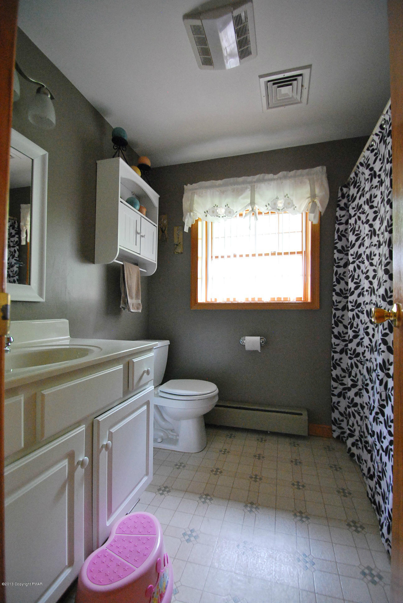 319 Edgemont Road Stroudsburg, PA 18360 - Photo 18 of 26 Lower Level Full Bath