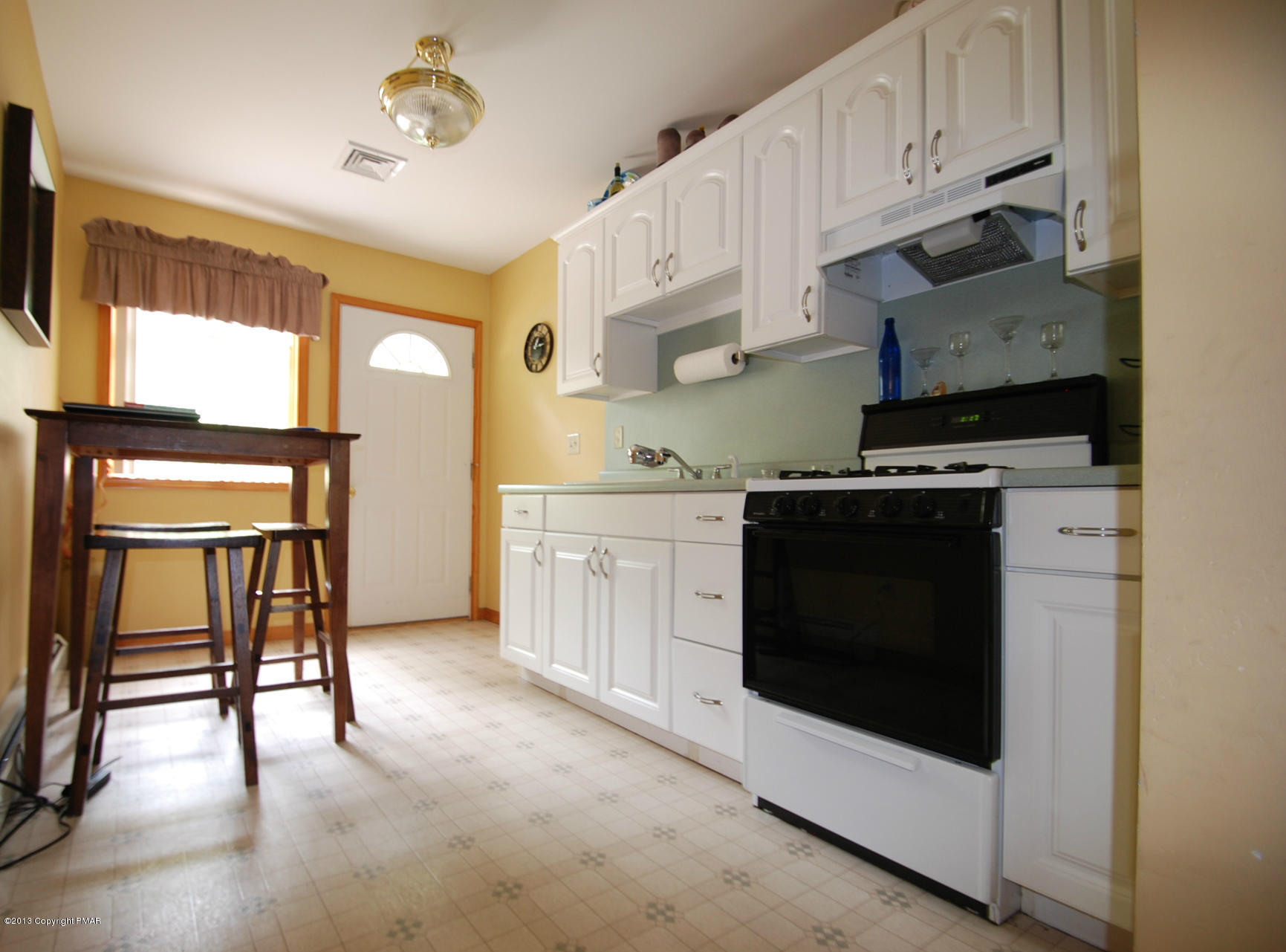 319 Edgemont Road Stroudsburg, PA 18360 - Photo 19 of 26 2nd Kitchen