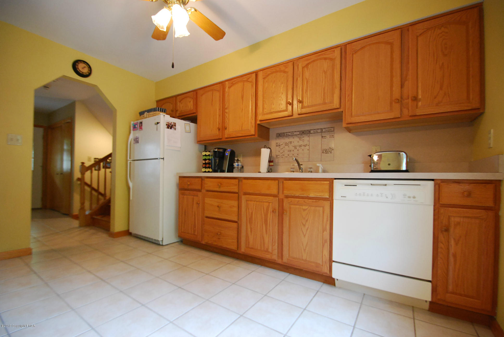 319 Edgemont Road Stroudsburg, PA 18360 - Photo 5 of 26 Kitchen