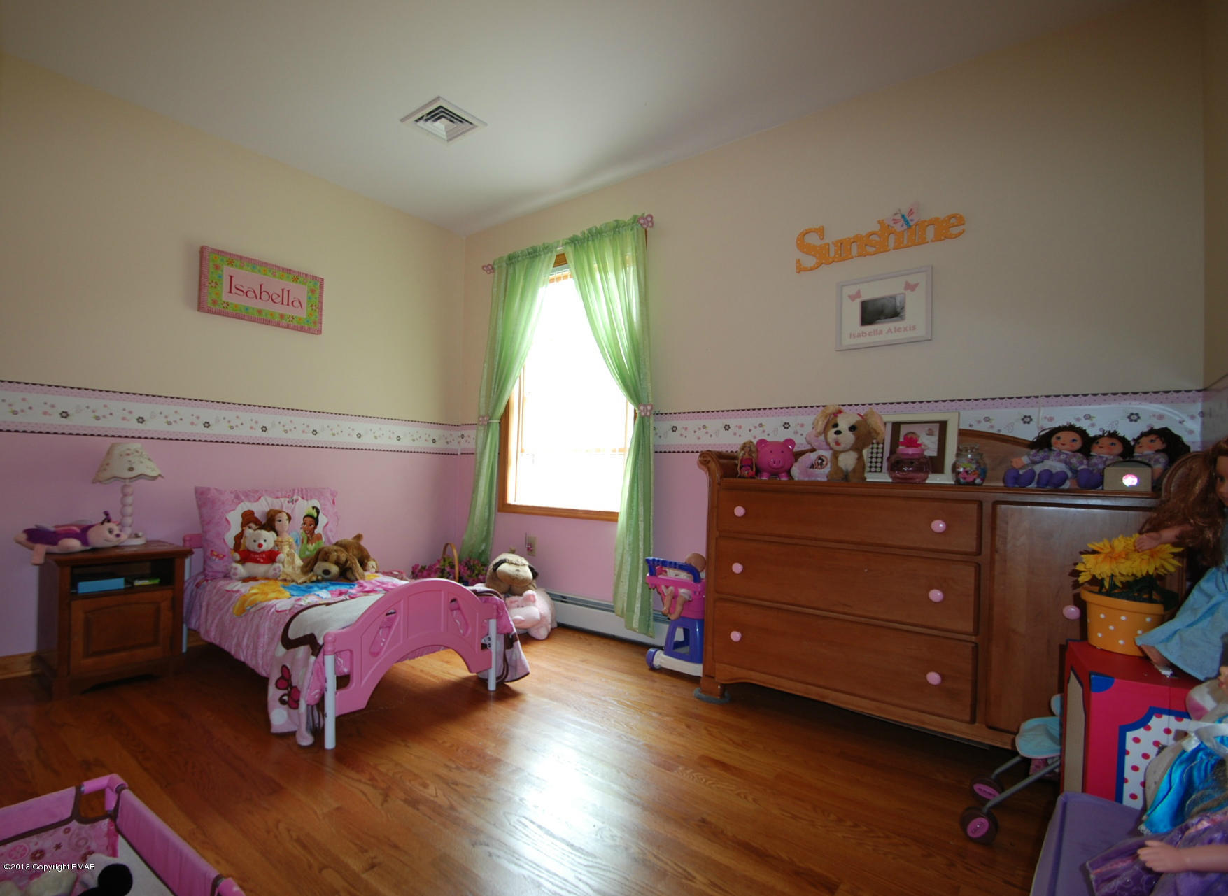 319 Edgemont Road Stroudsburg, PA 18360 - Photo 9 of 26 Bedroom 2