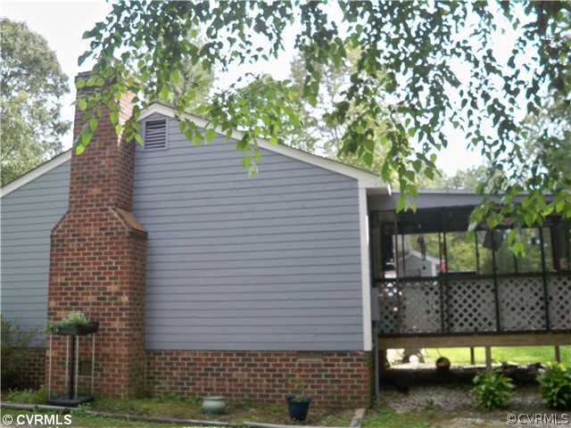 2036 Commins Road Aylett, VA 23009 - Photo 5 of 9 Exterior Back