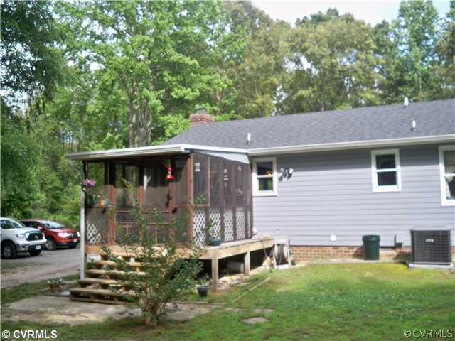 2036 Commins Road Aylett, VA 23009 - Photo 6 of 9 Exterior Back