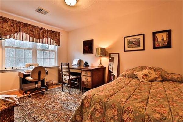 90 Ruggles Street Westborough, MA 01581 - Photo 29 of 30 Gallery Image 29