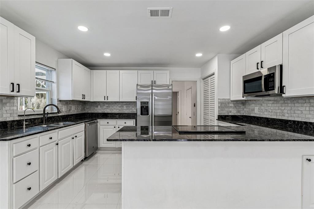 210 Lake Hobbs Road Lutz, FL 33548 - Photo 6 of 50