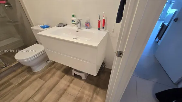 $6,190 | 9261 East Bay Harbor Drive, Unit 402, Bay Harbor Islands, FL 33154