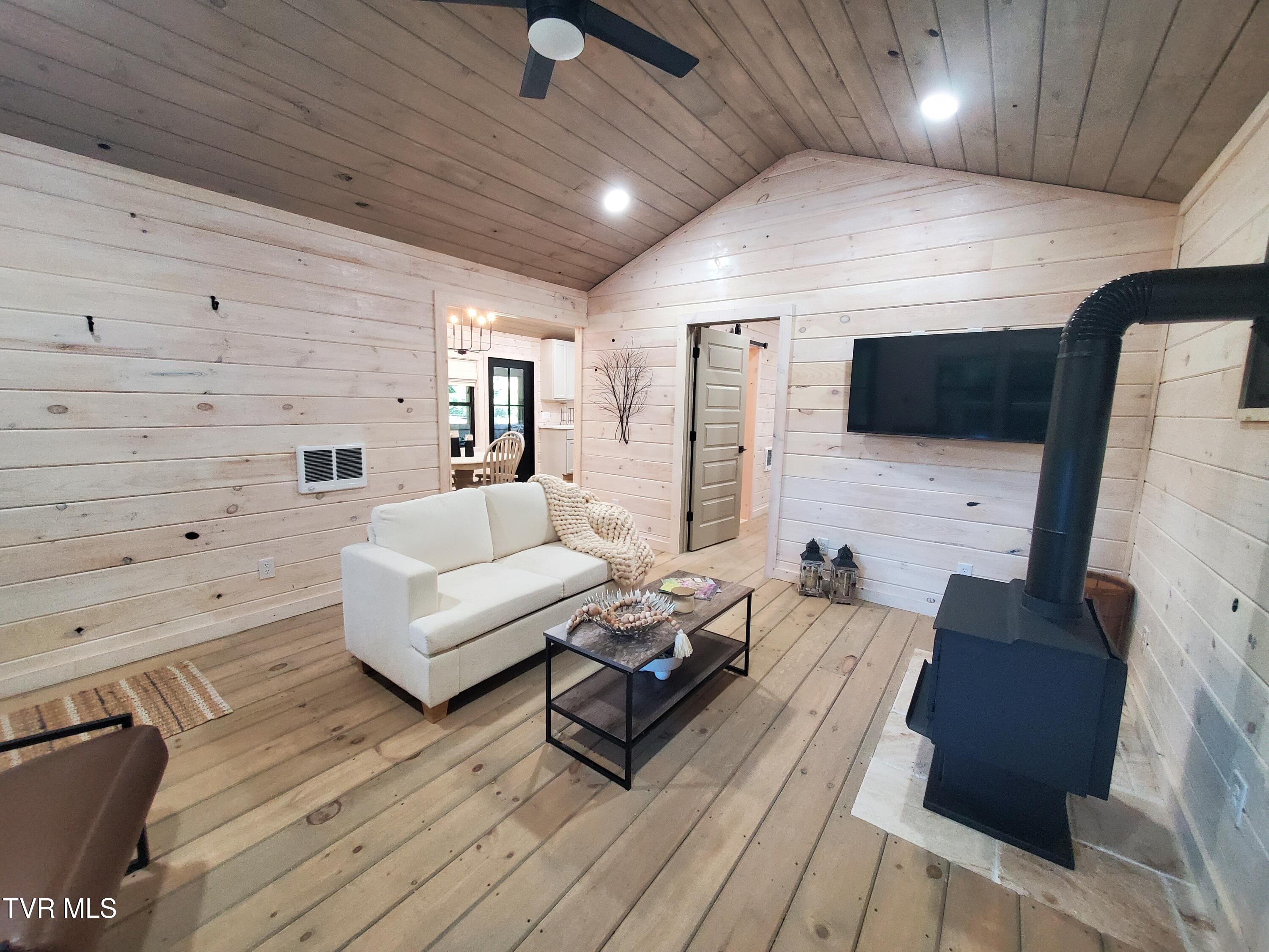 673 Hampton Creek Road Roan Mountain, TN 37687 - Photo 7 of 46 20260603_181540