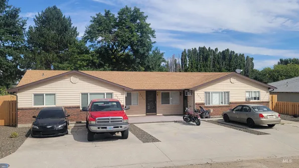 $595,000 | 2323 Hillcrest Lane, Caldwell, ID 83605