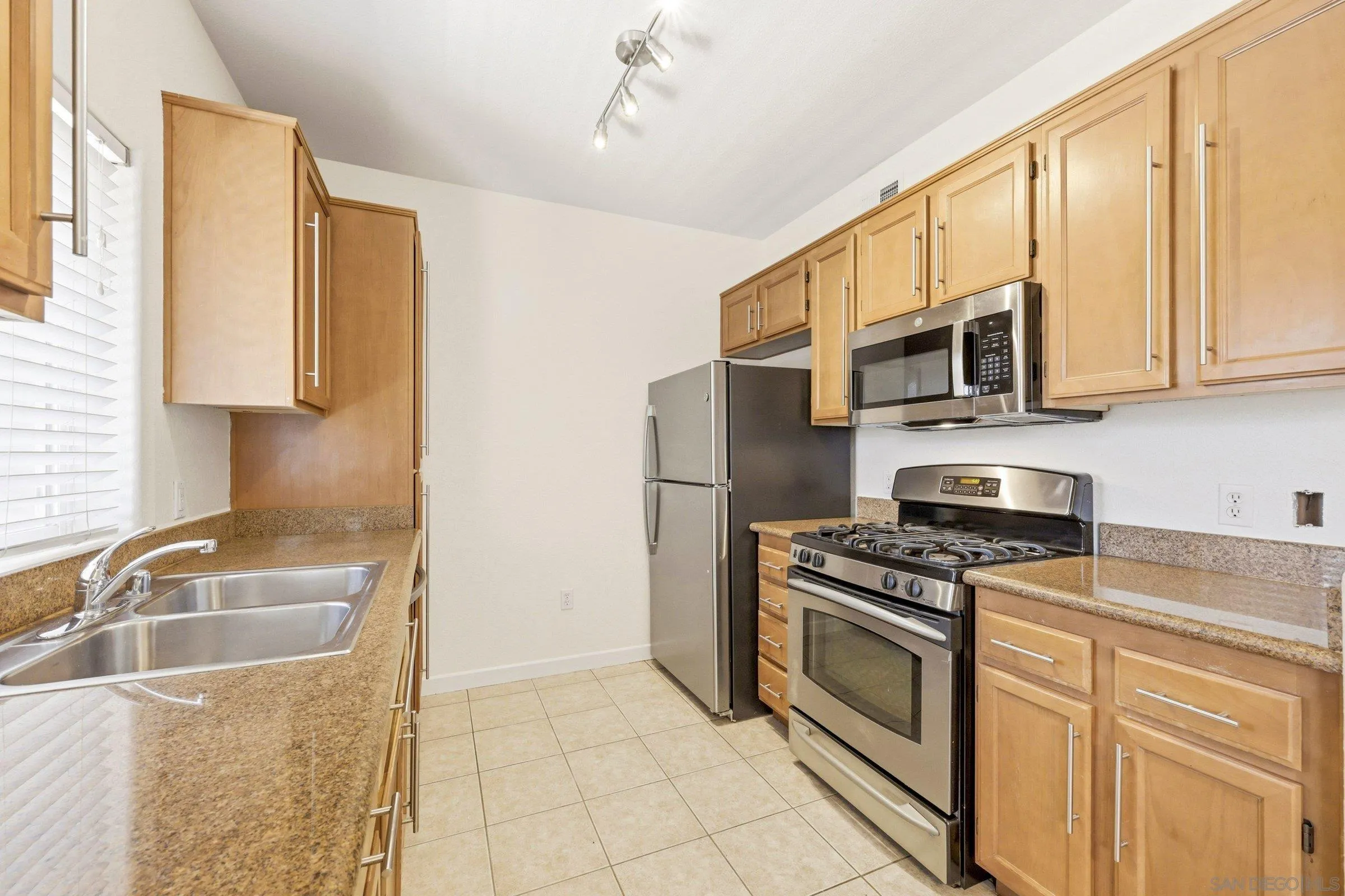7659 Mission Gorge Road, Unit 86 San Diego, CA 92120 - Photo 6 of 47