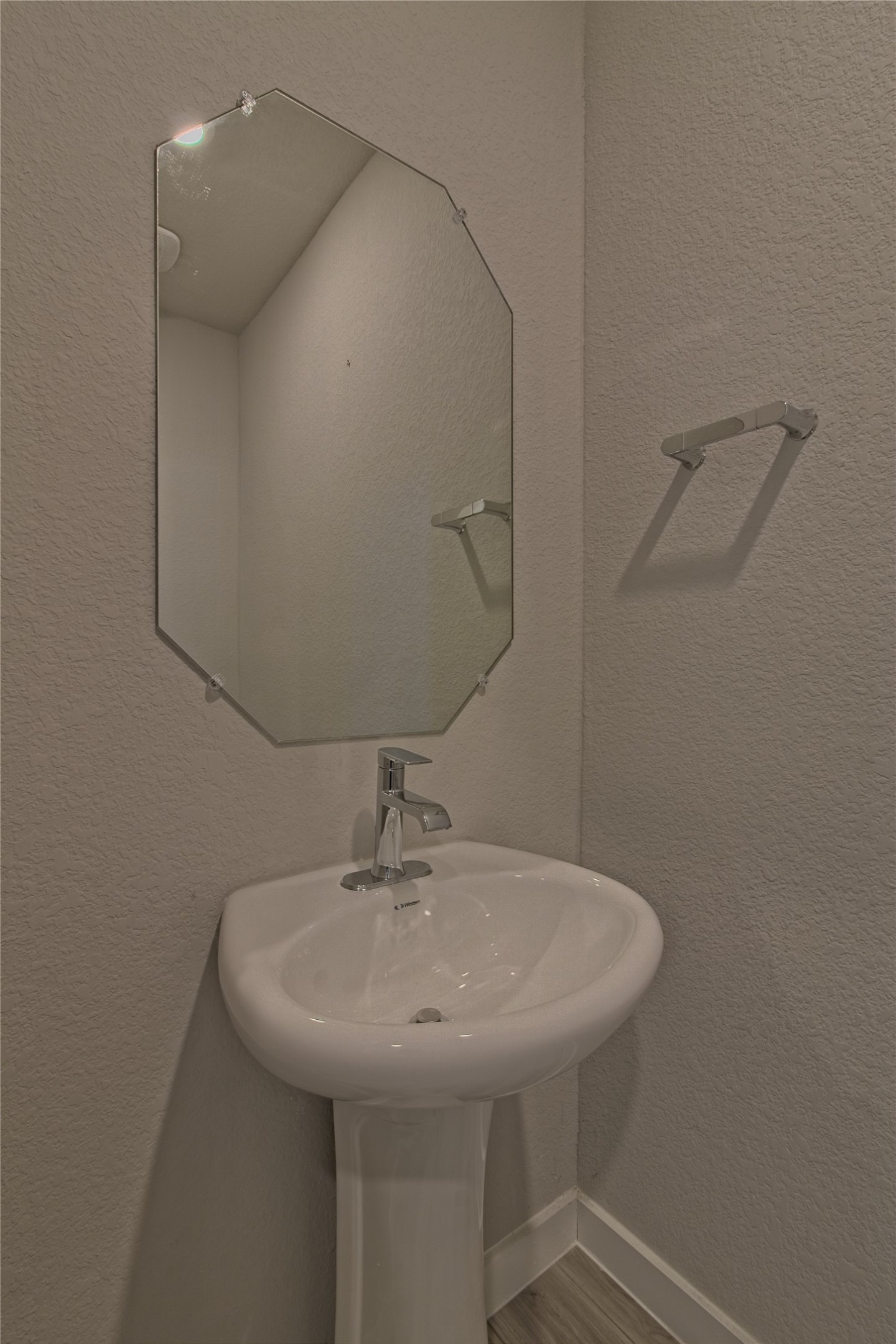 425 Coda Crossing Georgetown, TX 78633 - Photo 13 of 36 Bathroom featuring a textured wall