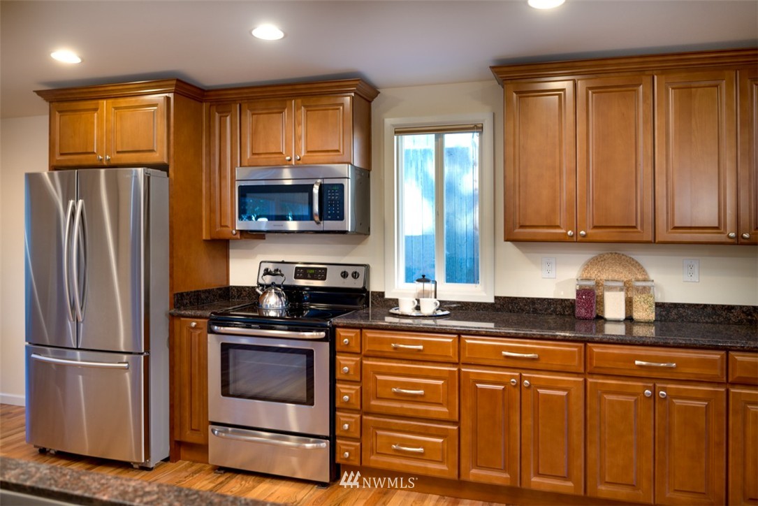 24305 3rd Place West Bothell, WA 98021 - Photo 6 of 25