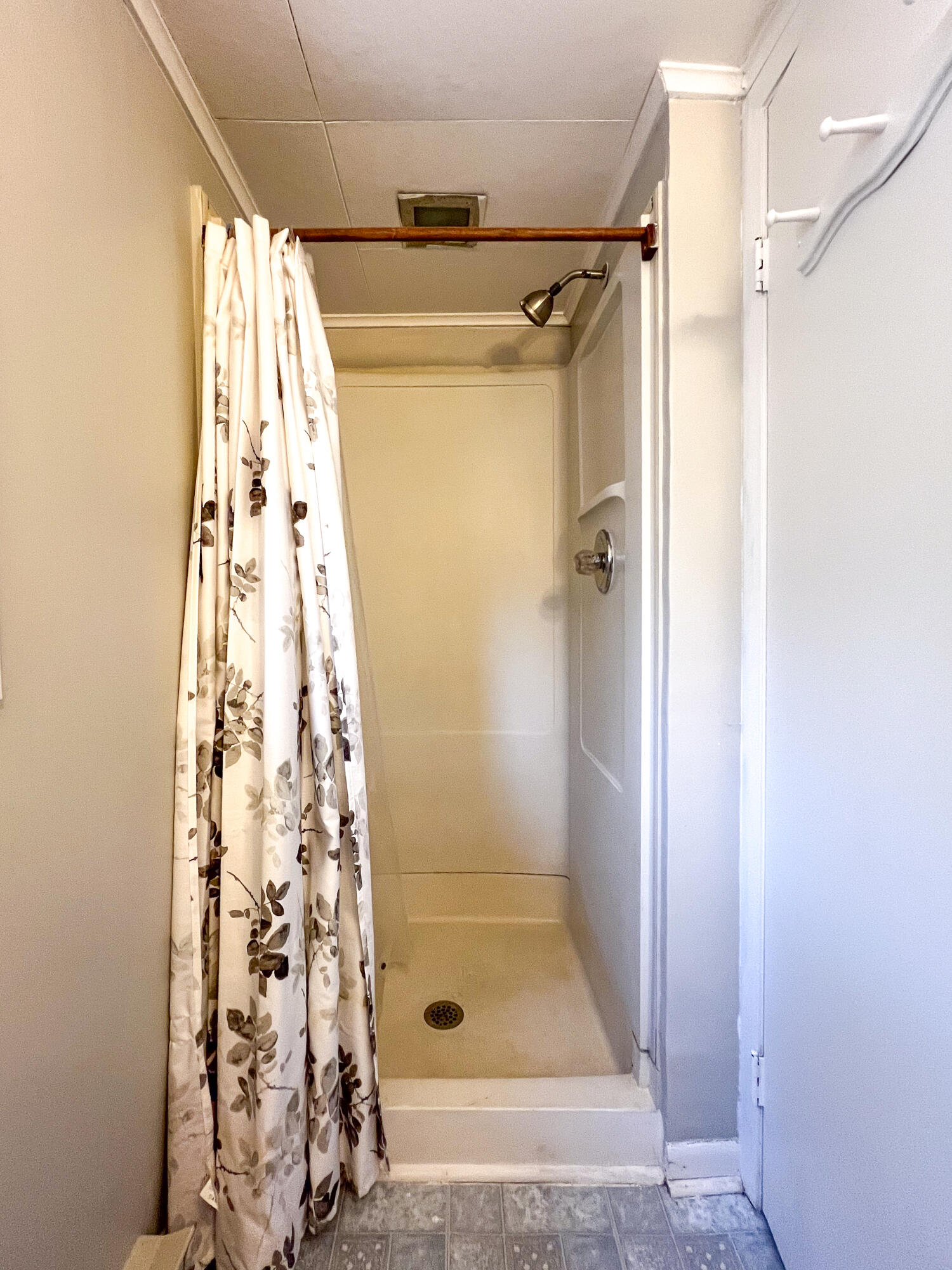 2354 Riverside Court Benton Harbor, MI 49022 - Photo 46 of 50 Upstairs Bathroom