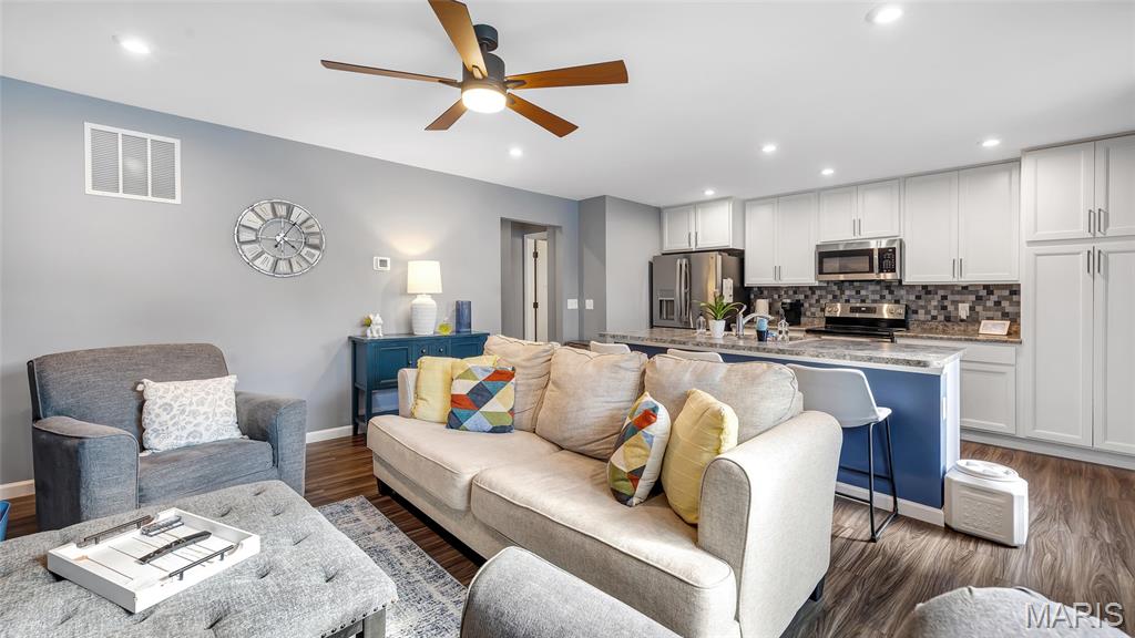 355 Newbridge Way O'Fallon, MO 63368 - Photo 9 of 40