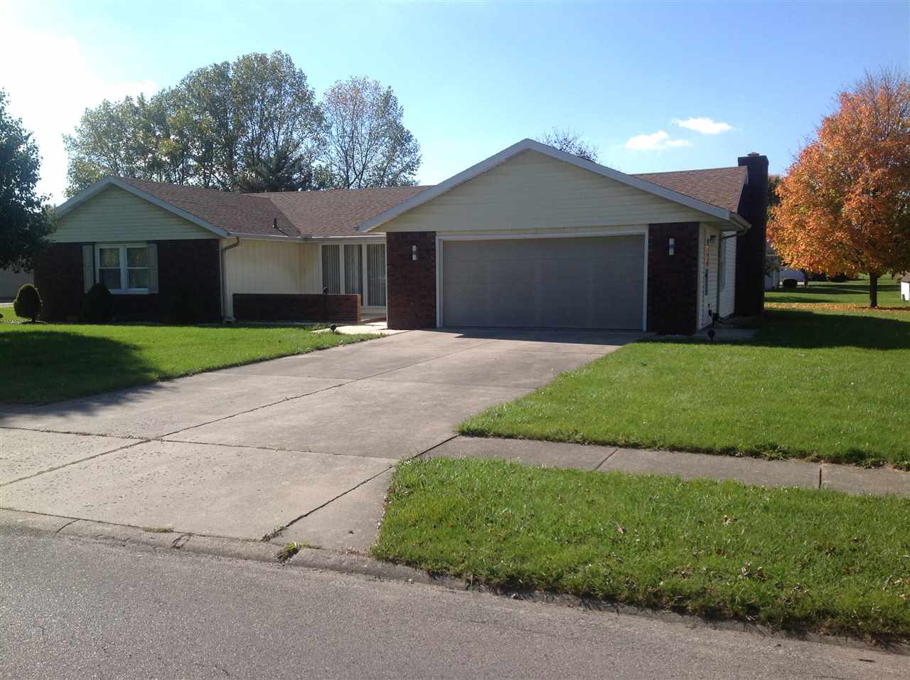 5205 North Moore Road Muncie, IN 47304 - Photo 1 of 17