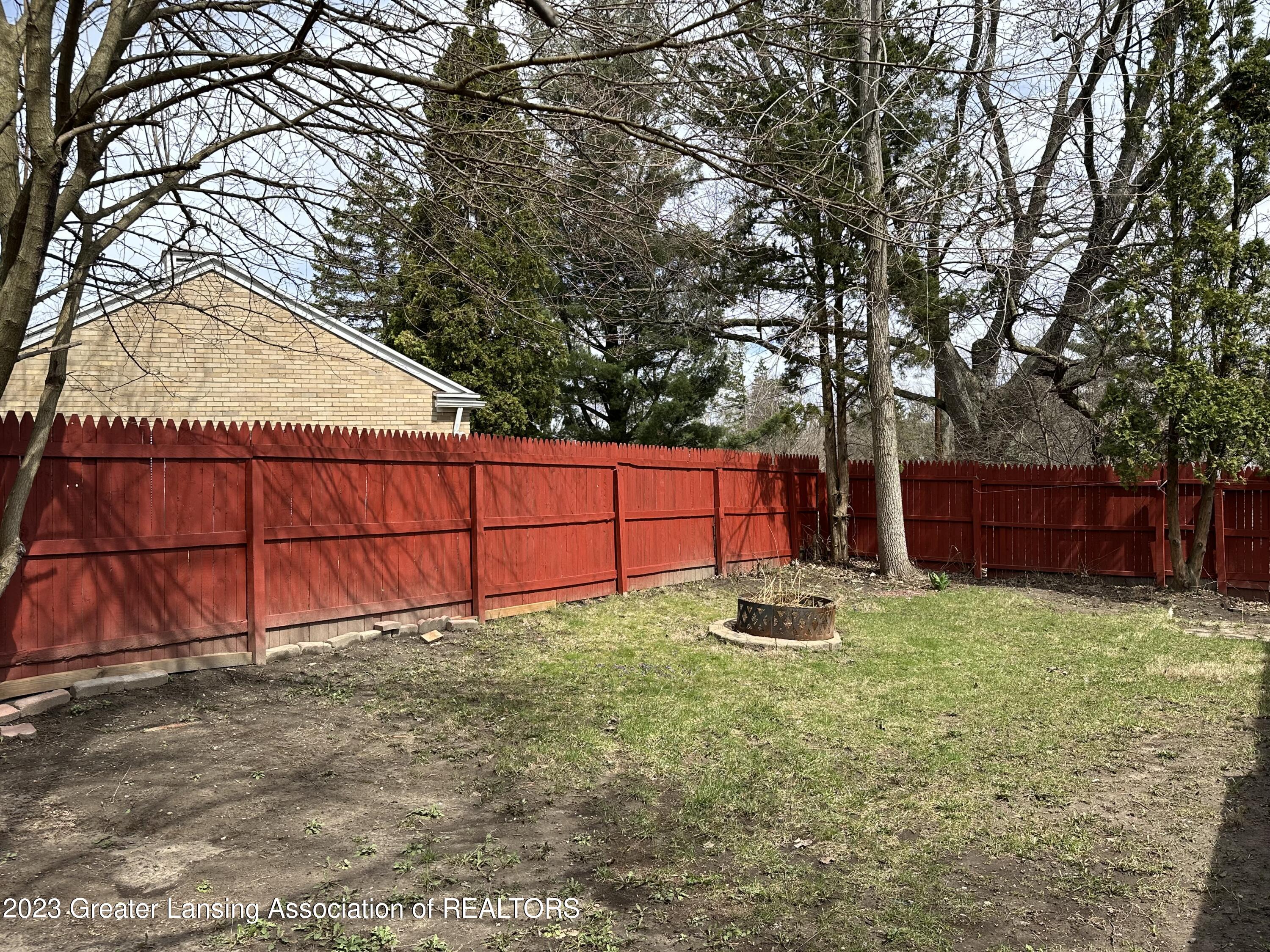 2250 Pembroke Road Lansing, MI 48906 - Photo 25 of 28 IMG_1592