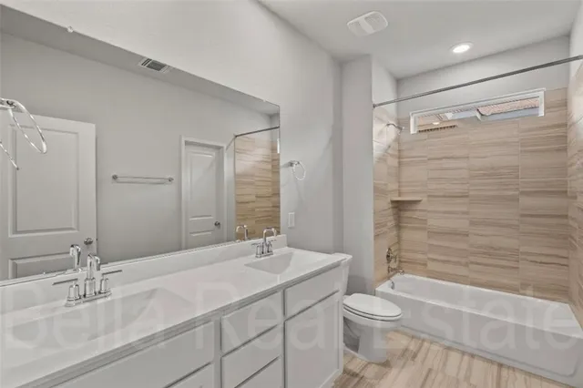 $1,725 | 605 West South Street, Unit BLDG12 #122, Leander, TX 78641